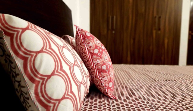 Sublime Home stay: Deluxe Room with Balcony