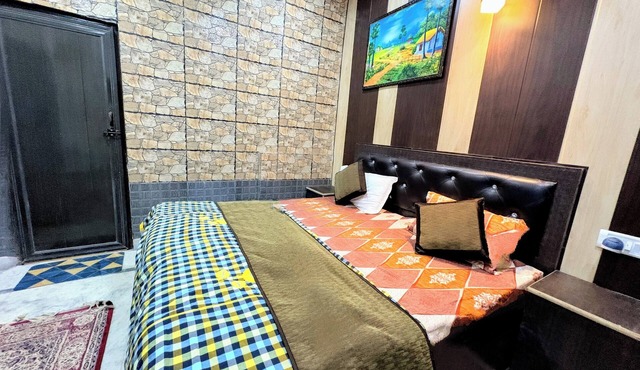 Sukoon Homestay: Peaceful stay, tasty food, comfort in nature.