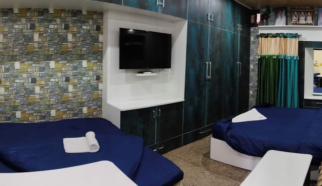 Sukoon Homestay with 6-bedroom, Cafe, WiFi on Mall Road Mussoorie