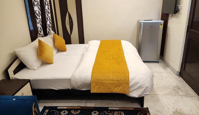 Sun Moon Residency and Apartments, Hotels in Rohini