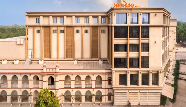 Sunday Hotel & Convention Centre by CheckIn, Vadodara