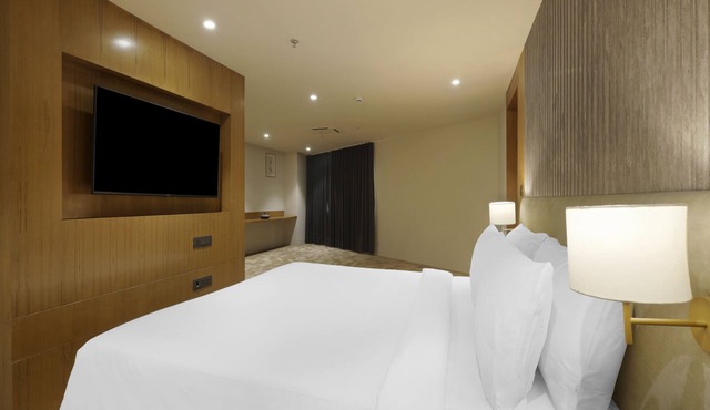 Sunday Hotel Vadodara