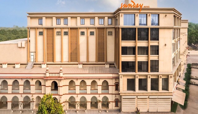 Sunday Hotel Vadodara
