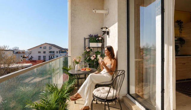 Sunny 1-Bedroom Apartment with Balcony & Parking