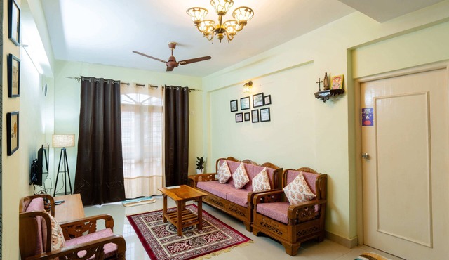 Sunny 2BHK Escape Pool +Gym+ Steps from Colva Beach