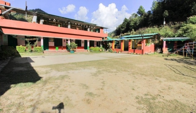 Sunrise Home stay (House)