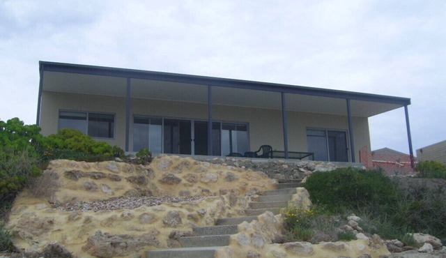 Sunset Beachfront Holiday Home in Point Turton