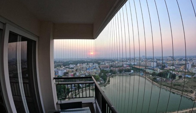 Sunset+Lakeview-3BHK20Flr-Family