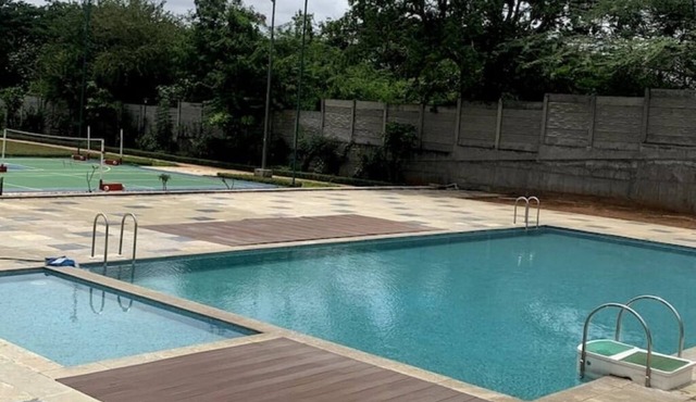 Sunset Serenity & Family Comfort with Clubhouse Views