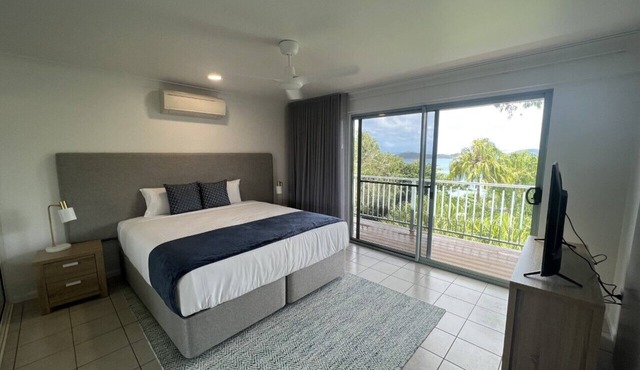 Sunset Waters 19 Hamilton Island - golf buggy and transfers in Hamilton Island