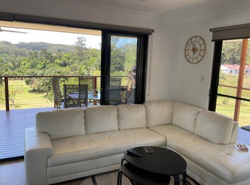 Sunshine Coast retreat your own private golf course in Diddillibah