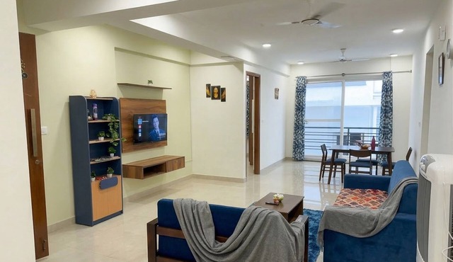 Super deluxe room in 4BHK Apartment with ensuite Couple Friendly