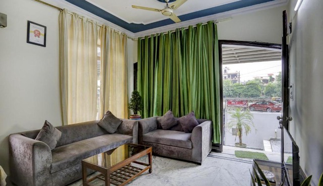 Super HOTEL DIAMOND TREE SECTOR 49 NOIDA NEAR PRAYAG HOSPITAL in Noida