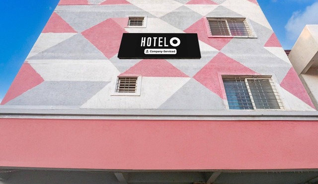 Super Hotel O Dhanori Near Pune Airport