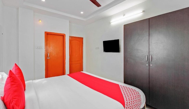Super Hotel O Golden Hive Madhapur Near Shilparamam