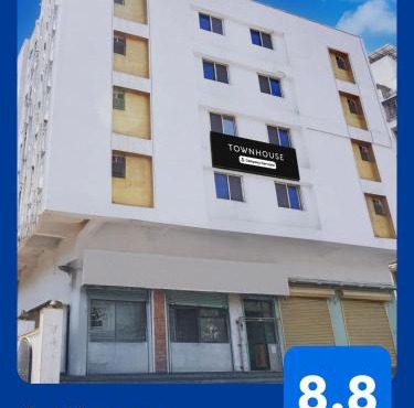 Super Townhouse Ambegaon Road Katraj Formerly White Castle