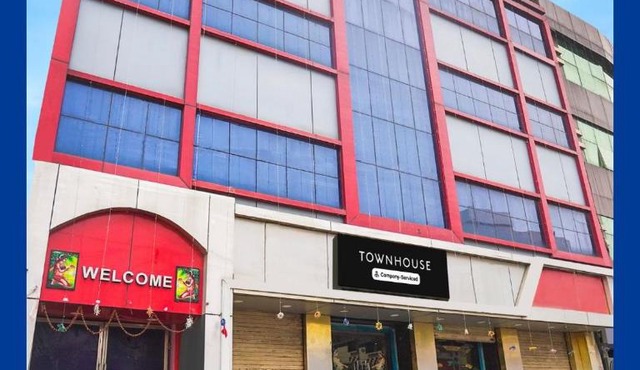 Super Townhouse Butler Road Near Maripur Chowk