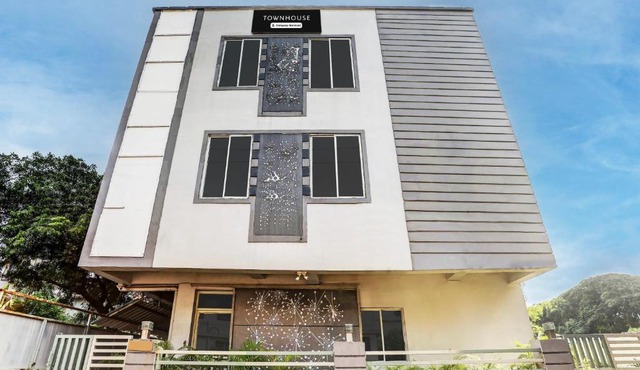 Super Townhouse Chandrasekharpur