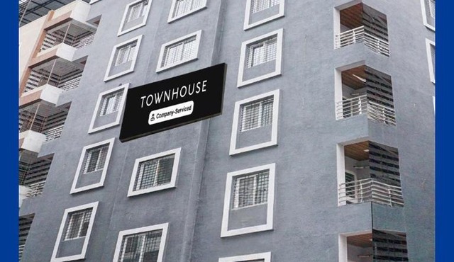 Super Townhouse Hinjewadi Corporate Stays