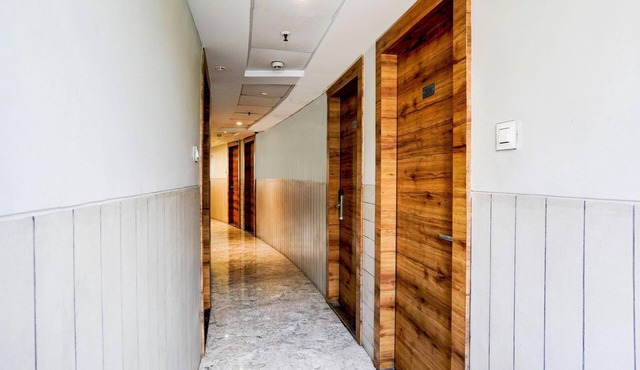Super Townhouse Oak Vashi