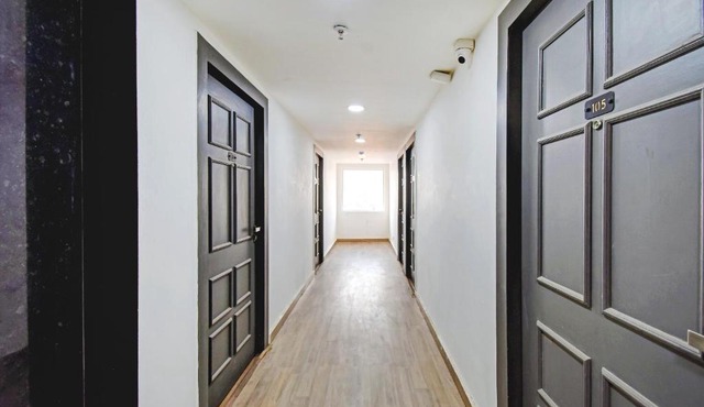 Super Townhouse The Royal Retreat