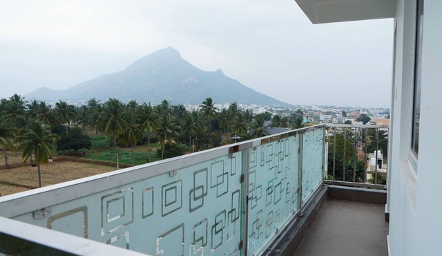 Superb 10-bedroom apartment with AC in peaceful Tiruvannamalai