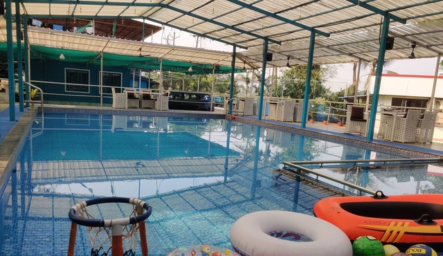 Supriti's Farmington Splash Resort