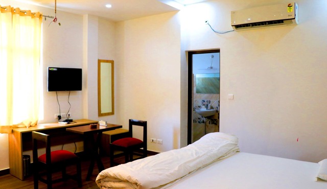 Surya Hotel in Balrampur