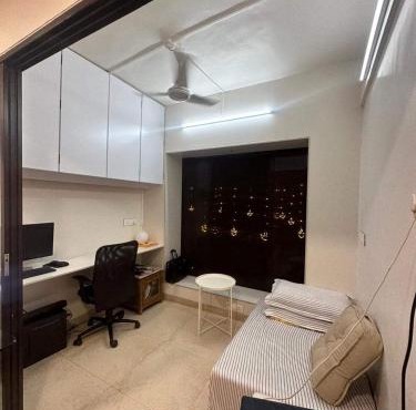 Surya kiran: linking road bandra west 3bhk