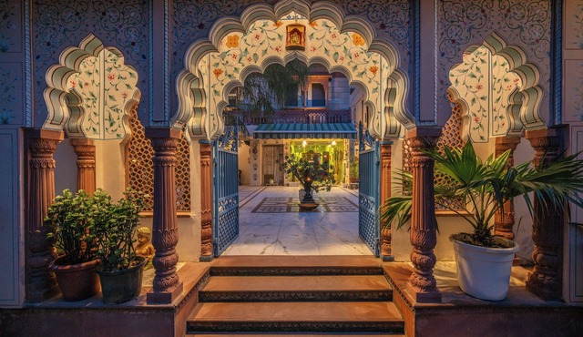 Suryaa Villa - A City Centre Hotel