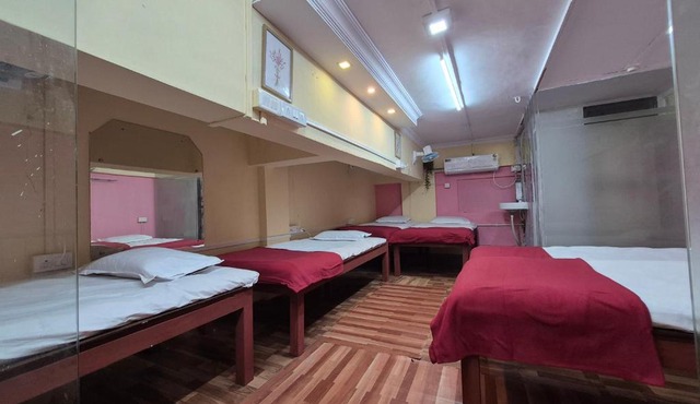 Swami Single Bed Dormstay