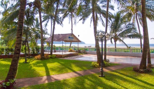 Swim Sea Beach Resort