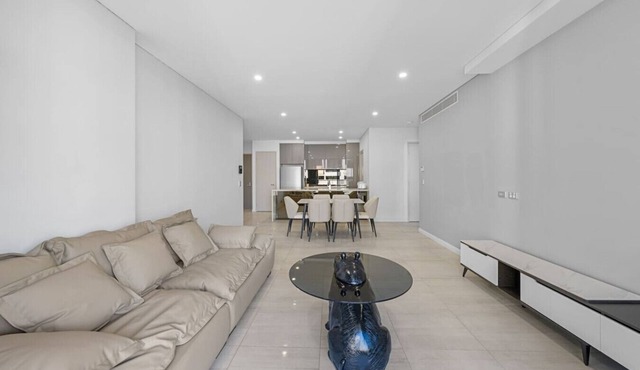 SYD Rosebery 3BR 083 Apt Close to CBD & Airport