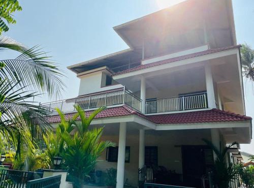 Tauro's Haven Homestay - Charming 3BHK, 4Bath Home