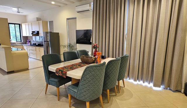 Telferk 4BHK Luxurious Villa I Private Pool & Garden I Wifi I Anjuna Goa