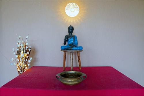 Ten Cents Service Apartment