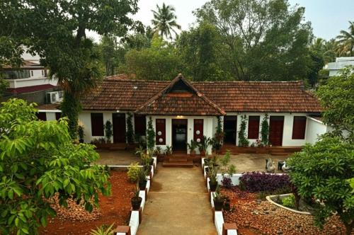Thachees varkala
