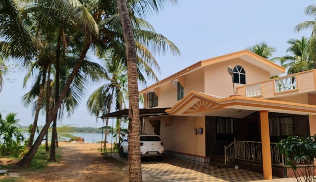 The backwater homestay