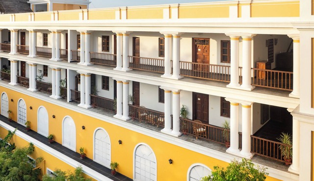 The Colonial Courtyard