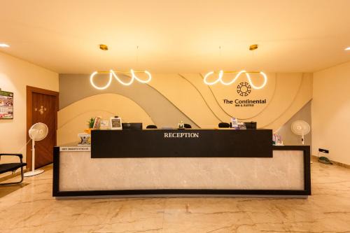 THE CONTINENTAL INN & SUITES