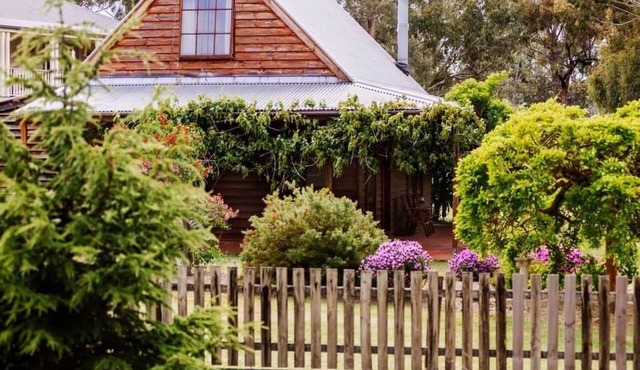 The Cottage at Paramoor Winery in Carlsruhe