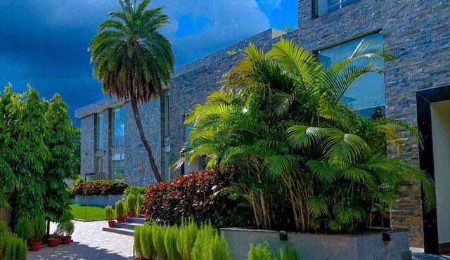 The creek boutique resort & spa