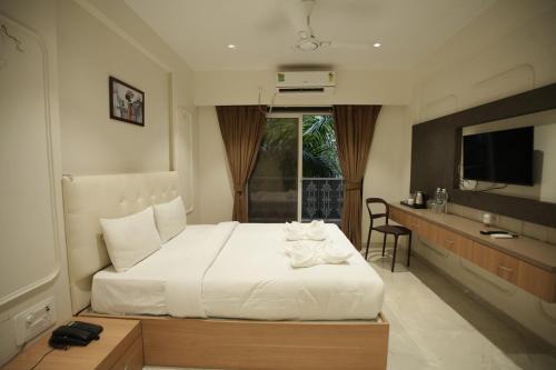 The Grand Leela Resort