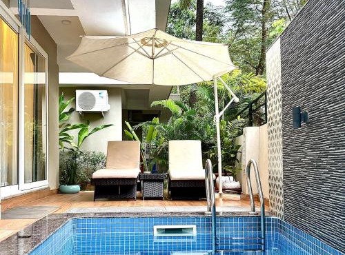 The Green Door Villa Varca Beach with Private pool