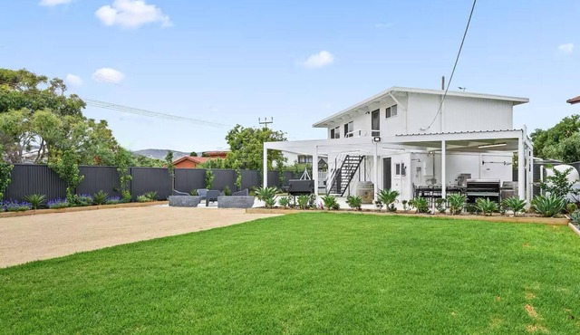 The HardyOne ~ Aldinga Beach - Stunning Abode in Serene Silver Sands in Aldinga Beach