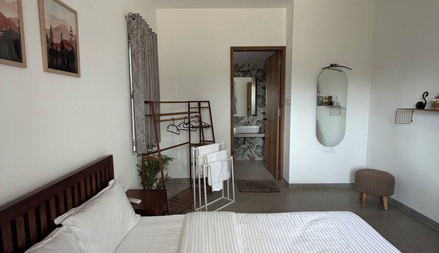 The Hide out Villa with Pool, Jacuzzi & Home Theatre, with families & friends. in Lonavala