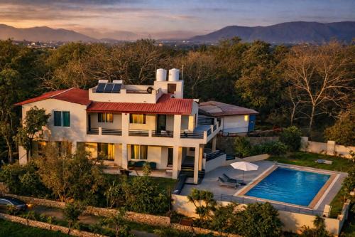 The Jungle Gate Villa