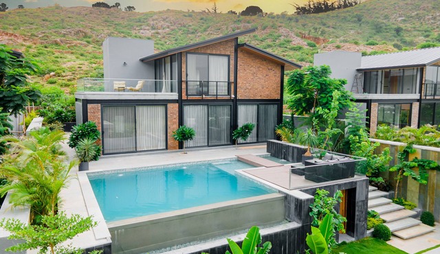 The Lake Edge Villa