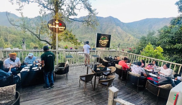 The Mud house cafe/cottage