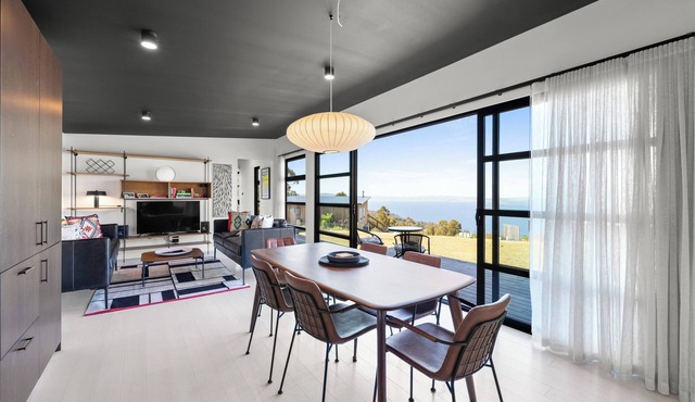 The Outlook on Mount Louis - 2 Bedroom in Tinderbox